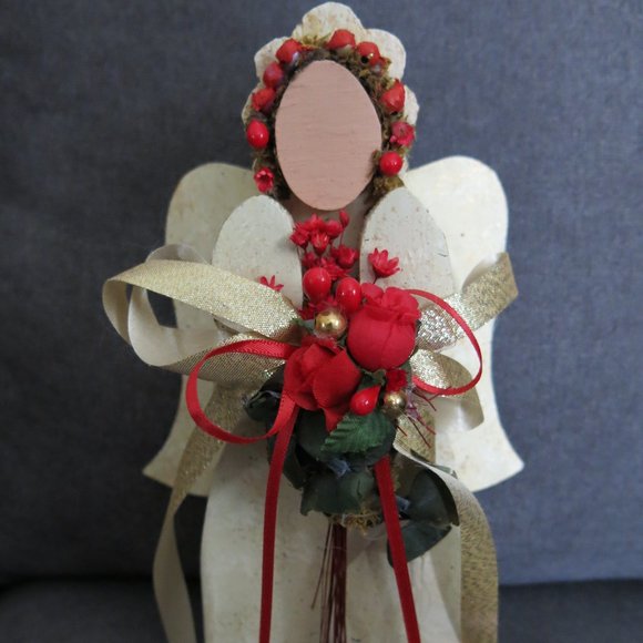 Minimalist Rustic  Wood Angel Décor, Wooden Angel Red Flowers Table Figurine - Picture 1 of 7